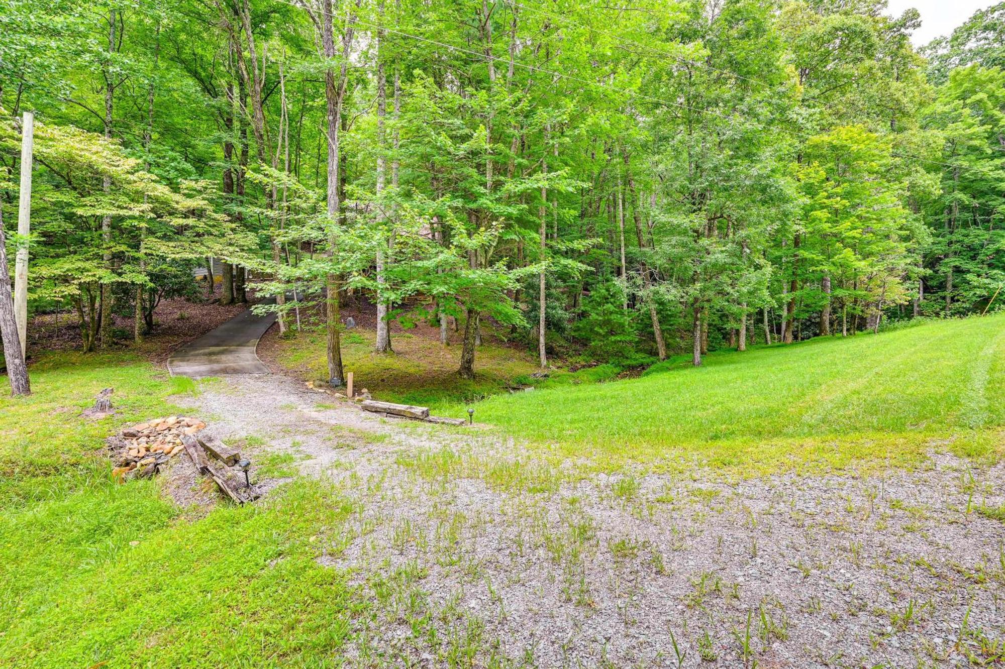 Charming Roaring Gap Cabin With Patio And Fire Pit! Villa Abshers Exterior photo